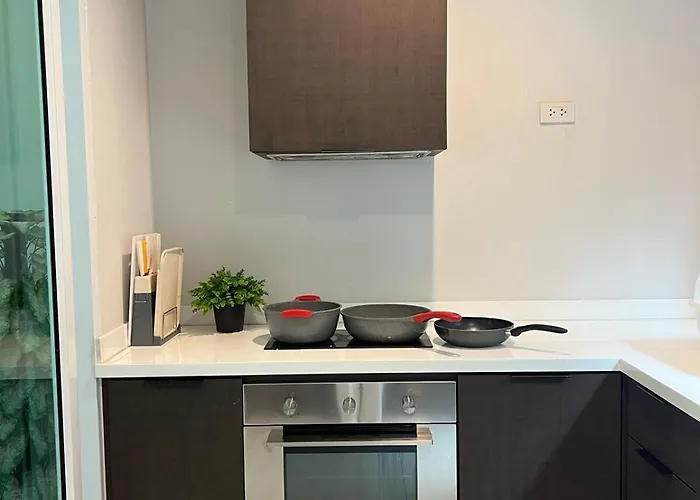 度假居 Entire 3bedroom Townhome, Shared Swimming Pool In Sukhumvit, 2901 曼谷