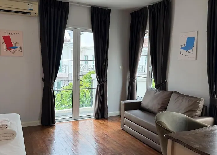 Entire 3bedroom Townhome, Shared Swimming Pool In Sukhumvit, 2901 *
