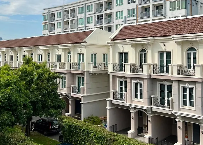 Entire 3bedroom Townhome, Shared Swimming Pool In Sukhumvit, 2901 *