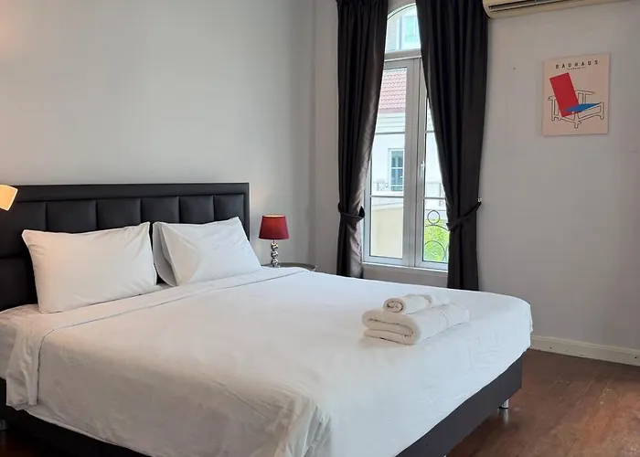 Entire 3bedroom Townhome, Shared Swimming Pool In Sukhumvit, 2901 度假居 *