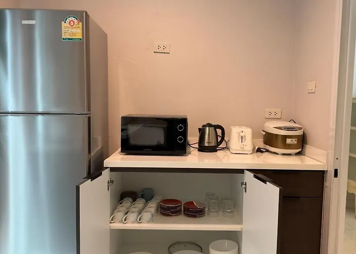 Entire 3bedroom Townhome, Shared Swimming Pool In Sukhumvit, 2901 度假居 *