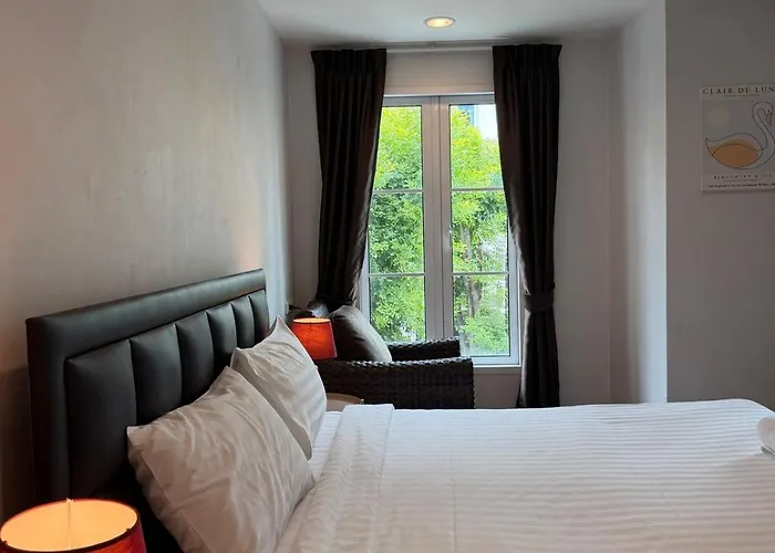 Entire 3bedroom Townhome, Shared Swimming Pool In Sukhumvit, 2901 *