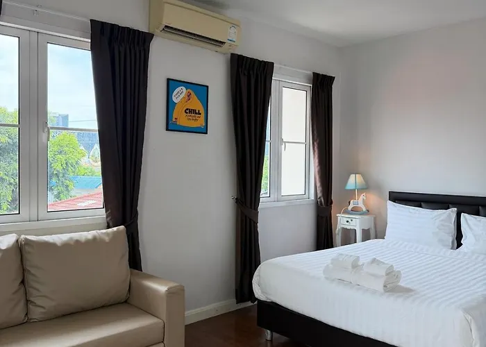 Entire 3bedroom Townhome, Shared Swimming Pool In Sukhumvit, 2901