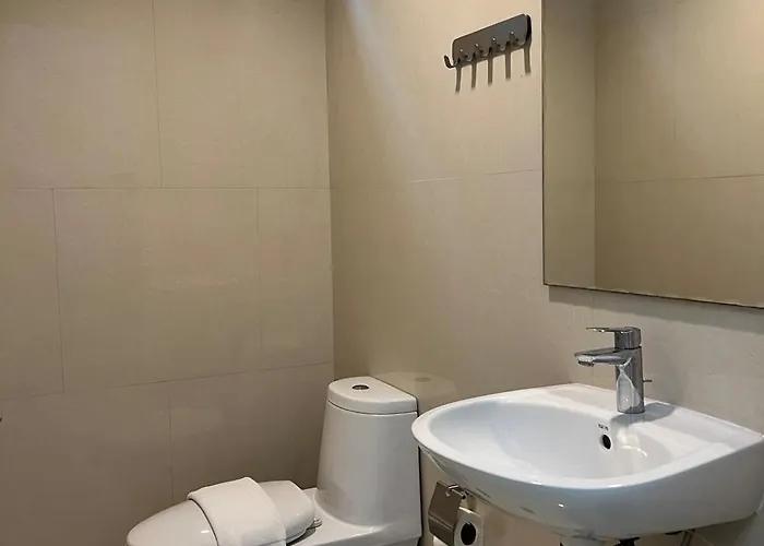 Entire 3bedroom Townhome, Shared Swimming Pool In Sukhumvit, 2901 曼谷